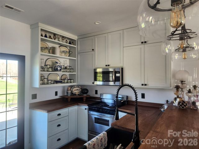 4085 Hunting Country Road, Tryon, NC 28782