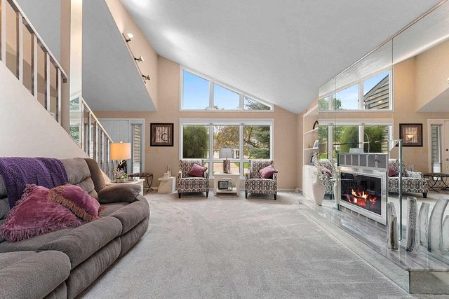 1409 N BAY HIGHLANDS DRIVE, Green Bay, WI 54311