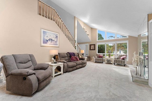 1409 N BAY HIGHLANDS DRIVE, Green Bay, WI 54311