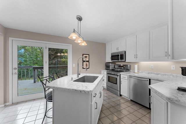 1409 N BAY HIGHLANDS DRIVE, Green Bay, WI 54311