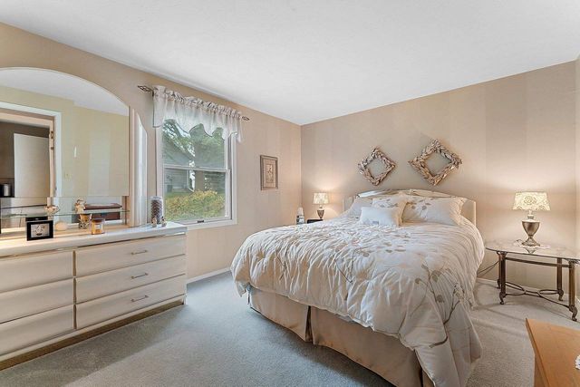 1409 N BAY HIGHLANDS DRIVE, Green Bay, WI 54311