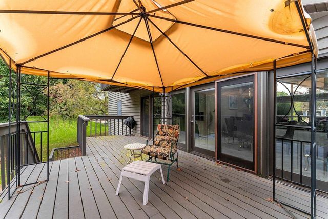 1409 N BAY HIGHLANDS DRIVE, Green Bay, WI 54311