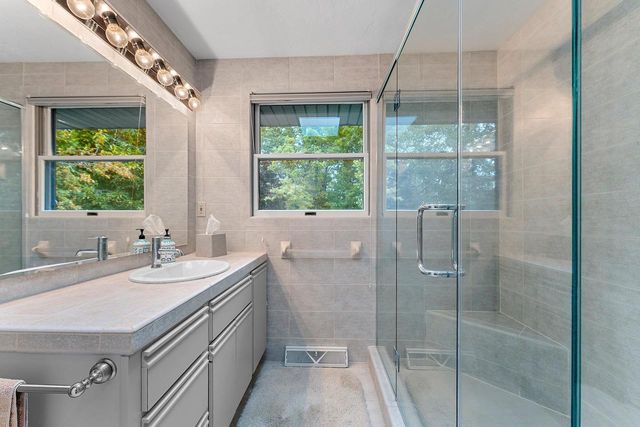 1409 N BAY HIGHLANDS DRIVE, Green Bay, WI 54311