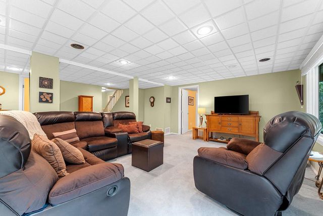 1409 N BAY HIGHLANDS DRIVE, Green Bay, WI 54311