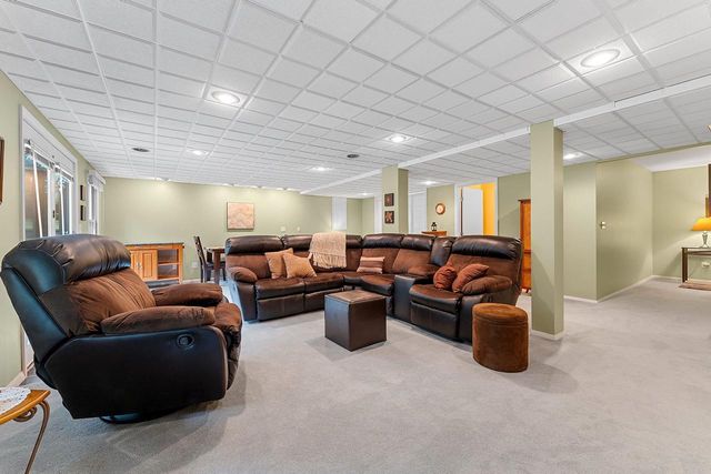 1409 N BAY HIGHLANDS DRIVE, Green Bay, WI 54311