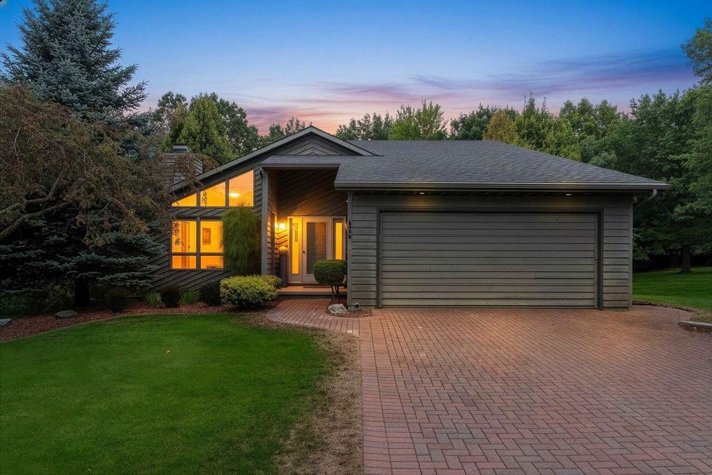 1409 N BAY HIGHLANDS DRIVE, Green Bay, WI 54311