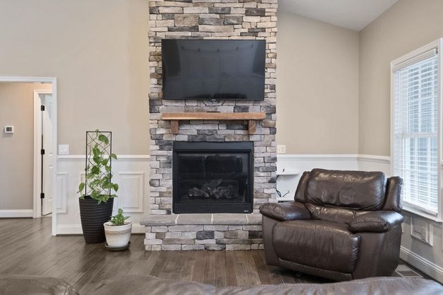 2531 HERMITAGE RD, Waynesboro, VA 22980