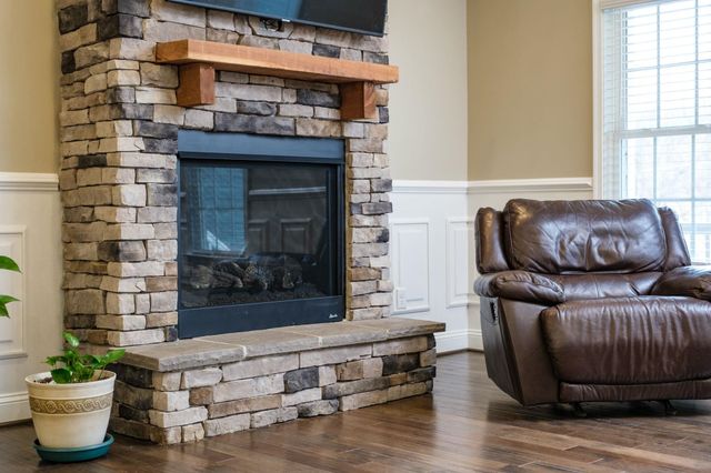 2531 HERMITAGE RD, Waynesboro, VA 22980