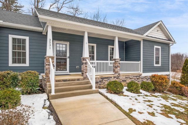 2531 HERMITAGE RD, Waynesboro, VA 22980