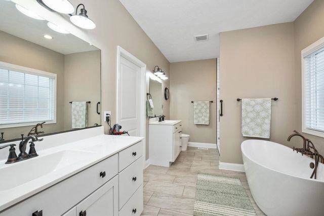 2531 HERMITAGE RD, Waynesboro, VA 22980