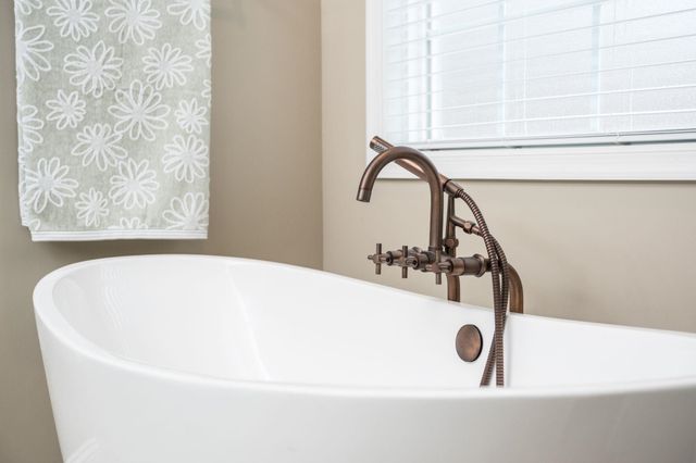 2531 HERMITAGE RD, Waynesboro, VA 22980