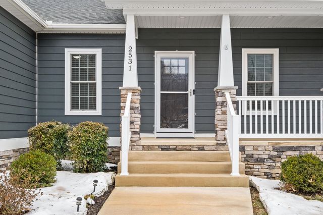 2531 HERMITAGE RD, Waynesboro, VA 22980