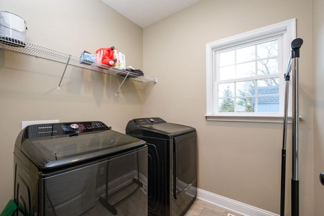 2531 HERMITAGE RD, Waynesboro, VA 22980