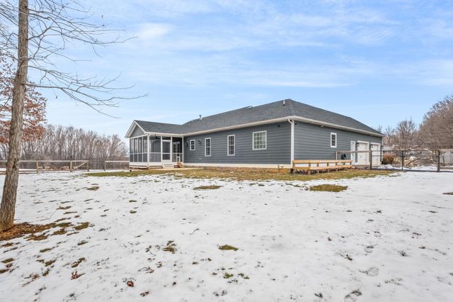 2531 HERMITAGE RD, Waynesboro, VA 22980