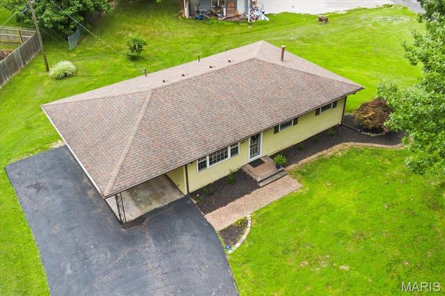 10 Leo Drive, Fairview Heights, IL 62208