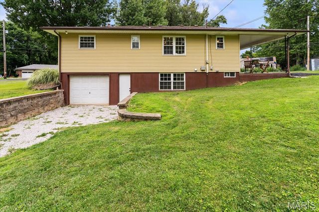 10 Leo Drive, Fairview Heights, IL 62208