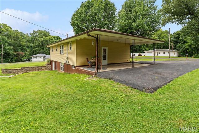10 Leo Drive, Fairview Heights, IL 62208