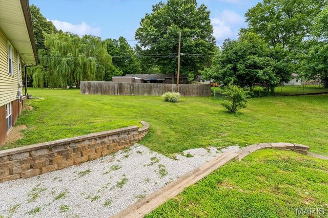 10 Leo Drive, Fairview Heights, IL 62208