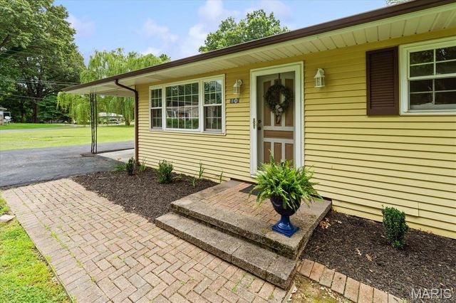 10 Leo Drive, Fairview Heights, IL 62208