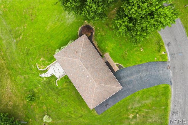10 Leo Drive, Fairview Heights, IL 62208