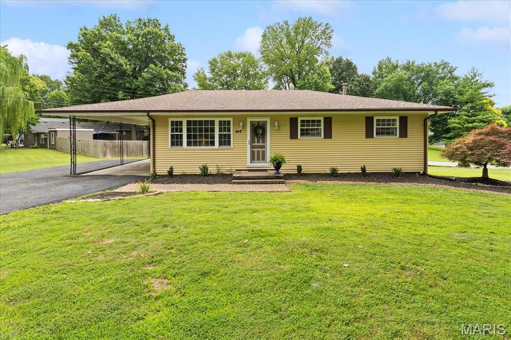10 Leo Drive, Fairview Heights, IL 62208