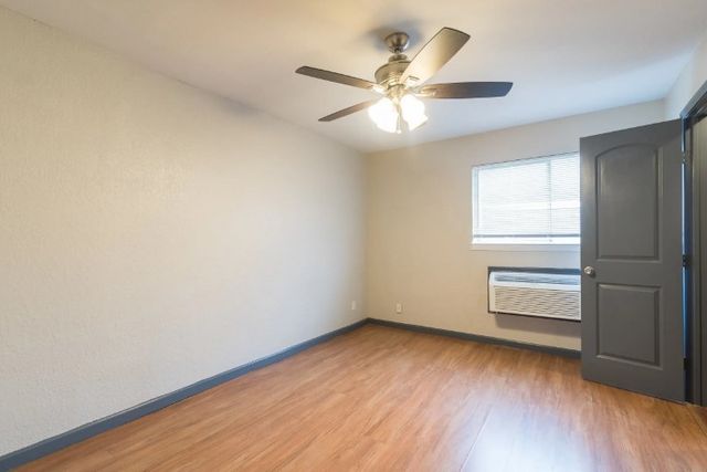 1505 W Lovers Lane 3, Arlington, TX 76013