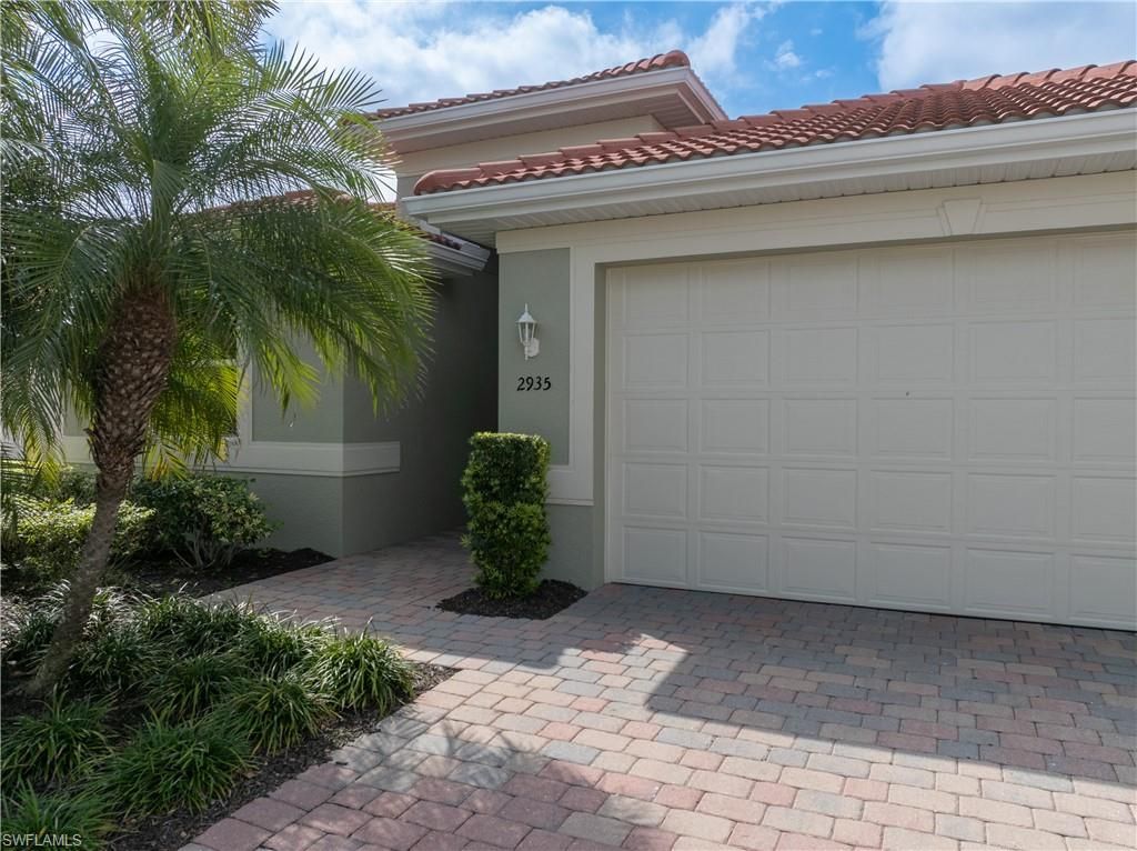 2935 Sunset Pointe CIR, CAPE CORAL, FL 33914 — photo 4