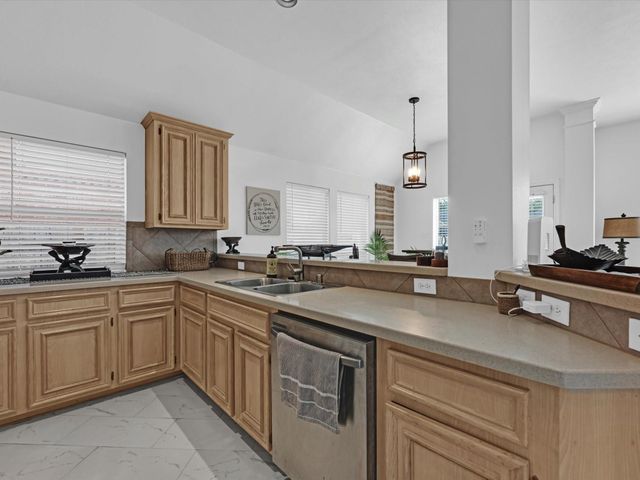 5805 Windy Knoll Lane, Rosharon, TX 77583