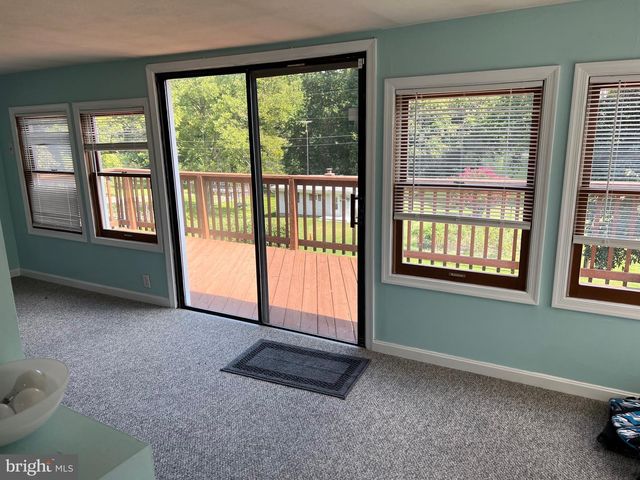 215 HARRIS DR, Front Royal, VA 22630