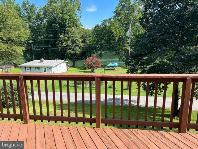 215 HARRIS DR, Front Royal, VA 22630