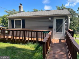 215 HARRIS DR, Front Royal, VA 22630