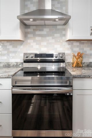 411 W Sycamore Street, Lincolnton, NC 28092