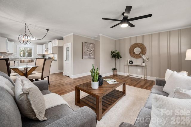 411 W Sycamore Street, Lincolnton, NC 28092