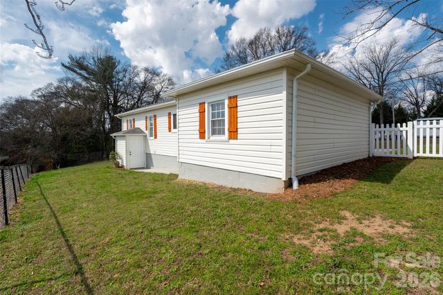 411 W Sycamore Street, Lincolnton, NC 28092