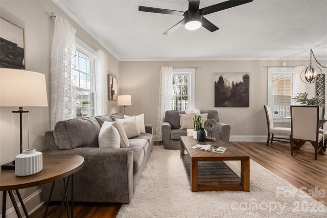 411 W Sycamore Street, Lincolnton, NC 28092