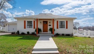 411 W Sycamore Street, Lincolnton, NC 28092