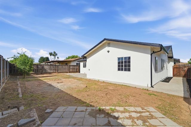 6307 Chief Tucker Ave, Riverbank, CA 95367