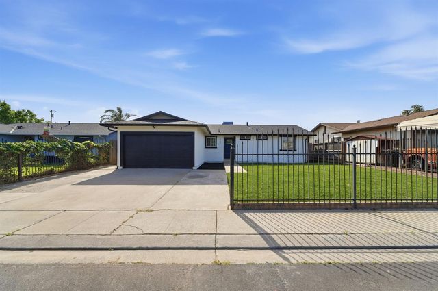 6307 Chief Tucker Ave, Riverbank, CA 95367