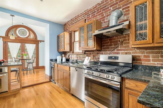 1041 N Corona Street, Denver, CO 80218