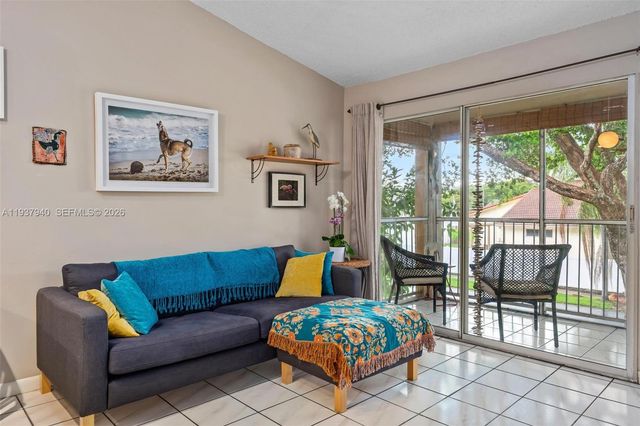 401 SE 10th St B205, Dania Beach, FL 33004