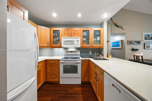 401 SE 10th St B205, Dania Beach, FL 33004