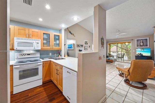 401 SE 10th St B205, Dania Beach, FL 33004