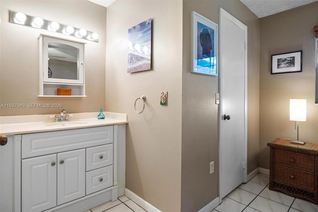 401 SE 10th St B205, Dania Beach, FL 33004