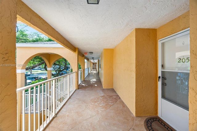 401 SE 10th St B205, Dania Beach, FL 33004