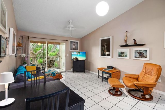 401 SE 10th St B205, Dania Beach, FL 33004