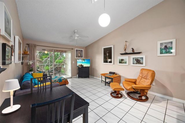 401 SE 10th St B205, Dania Beach, FL 33004