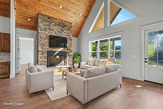 383 Rustic Barn Trail, Morganton, GA 30560