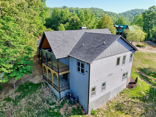 383 Rustic Barn Trail, Morganton, GA 30560