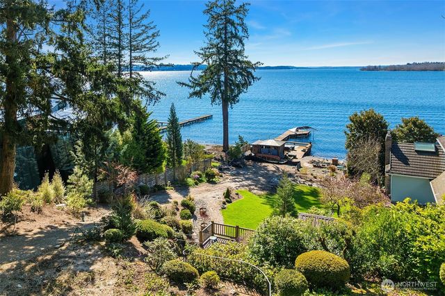 7615 NE Champagne Point Place, Kirkland, WA 98034
