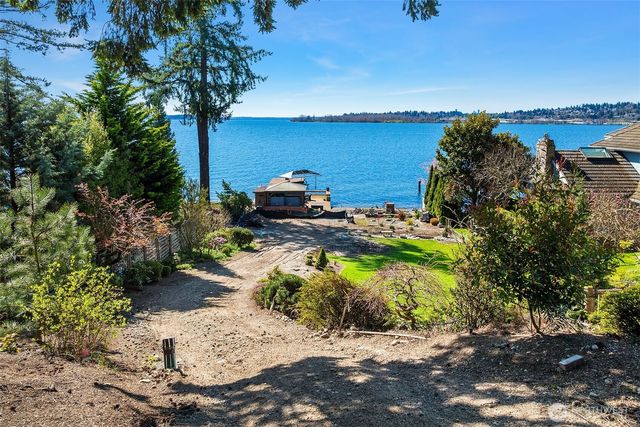 7615 NE Champagne Point Place, Kirkland, WA 98034